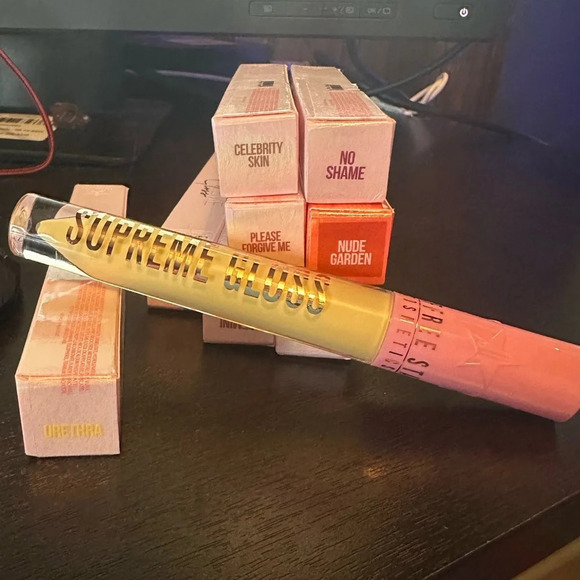 2/$20 Jeffree Star NIB Supreme Gloss color Urethra - Picture 2 of 8